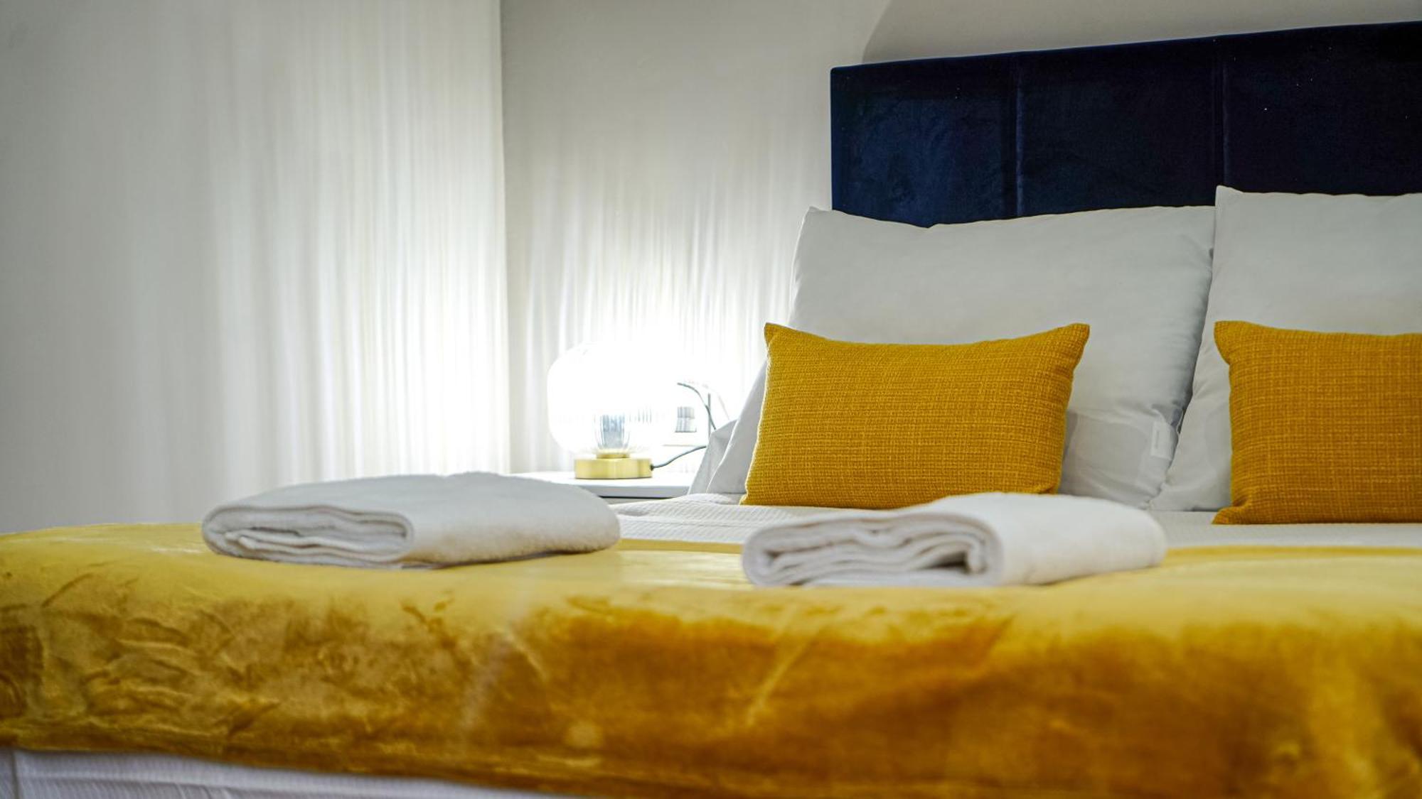 Apartamentos Puente Romano Suites 梅里达 外观 照片