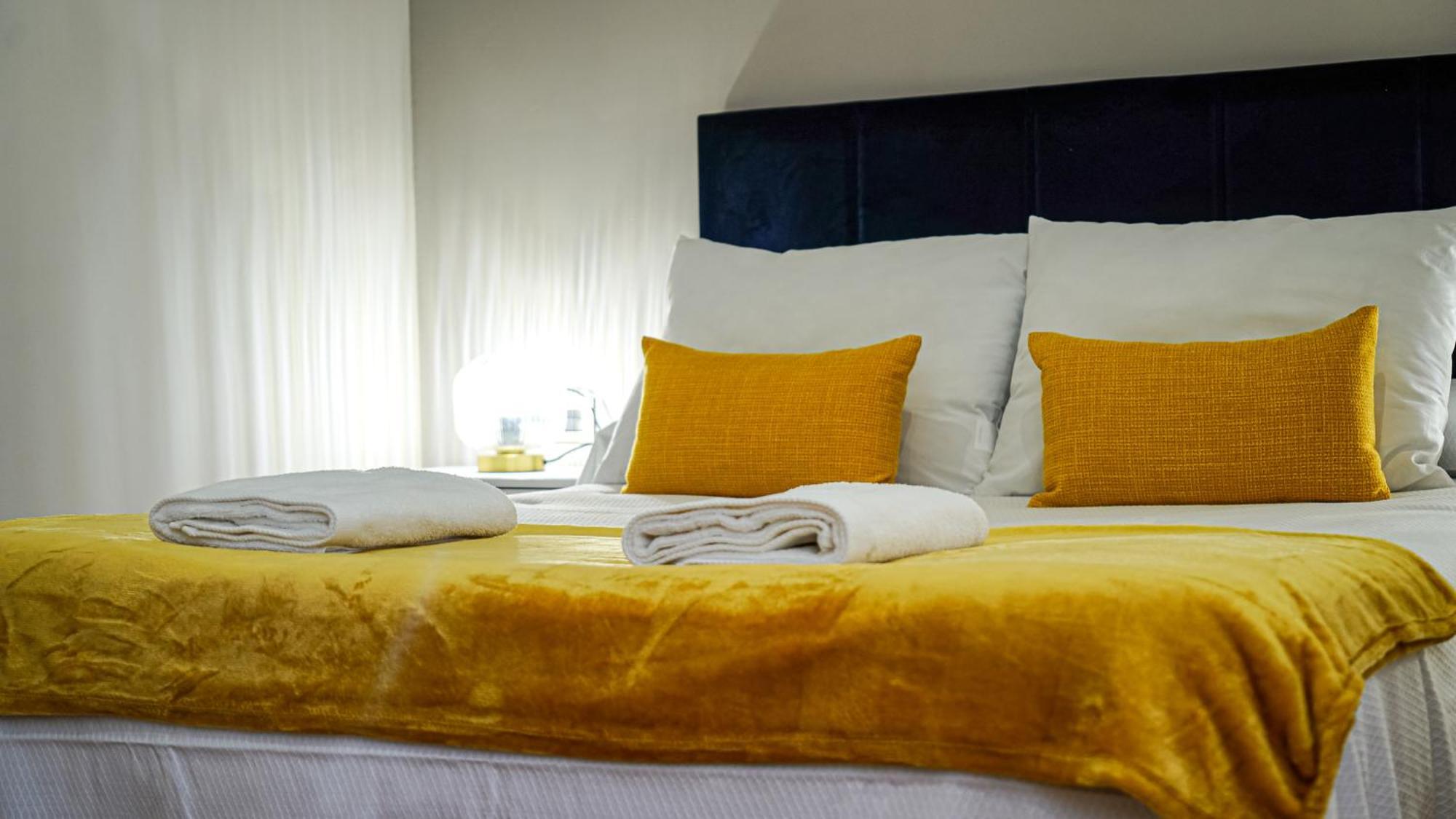 Apartamentos Puente Romano Suites 梅里达 外观 照片