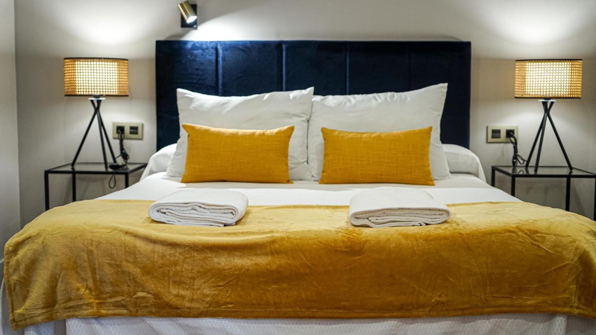 Apartamentos Puente Romano Suites 梅里达 外观 照片