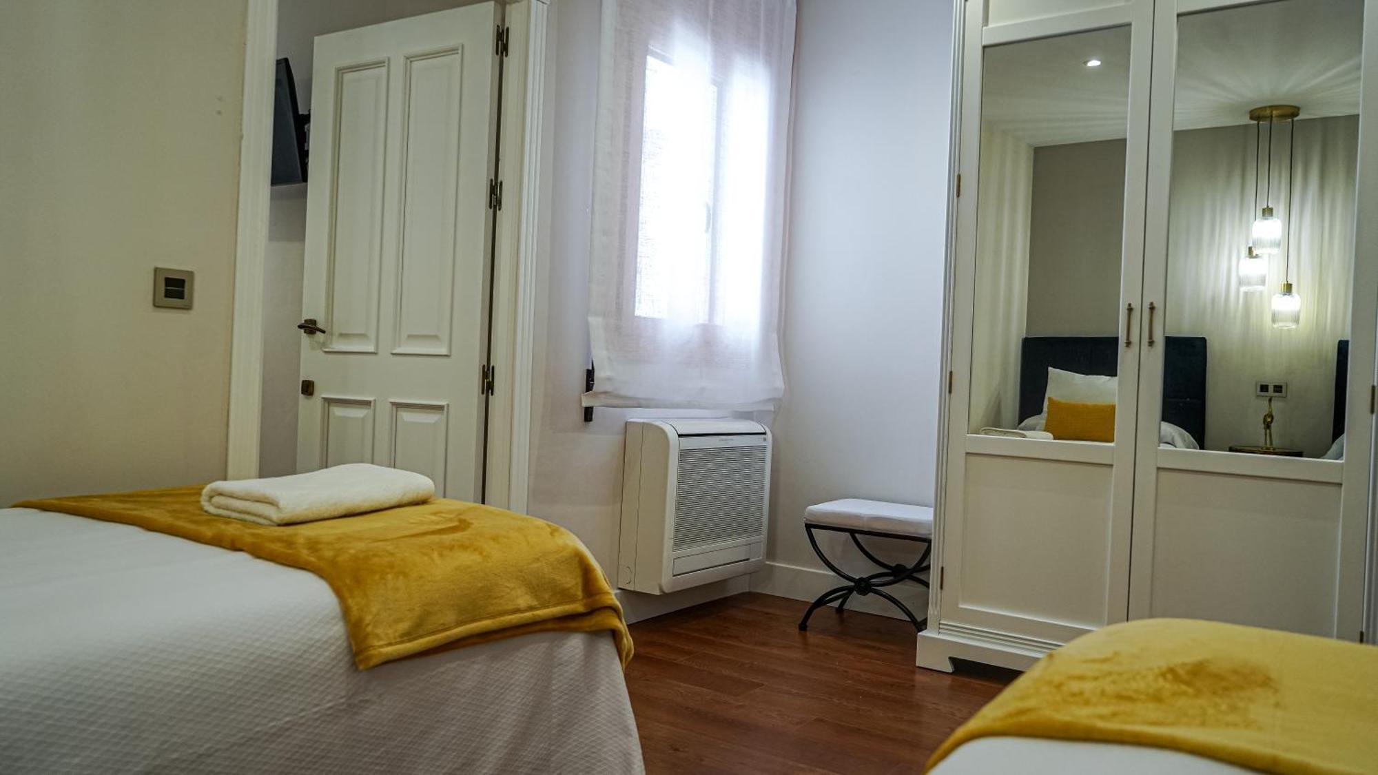 Apartamentos Puente Romano Suites 梅里达 外观 照片