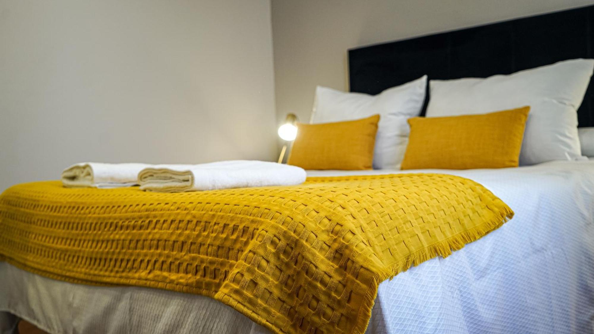 Apartamentos Puente Romano Suites 梅里达 外观 照片