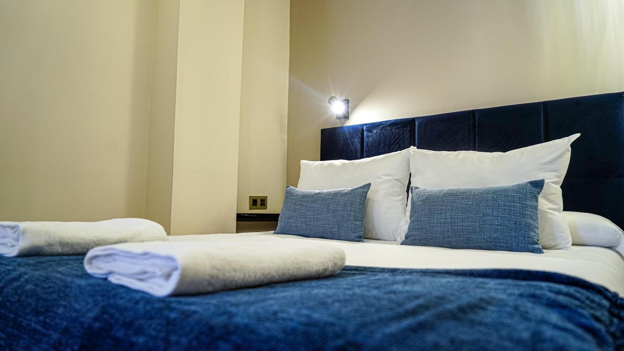 Apartamentos Puente Romano Suites 梅里达 外观 照片